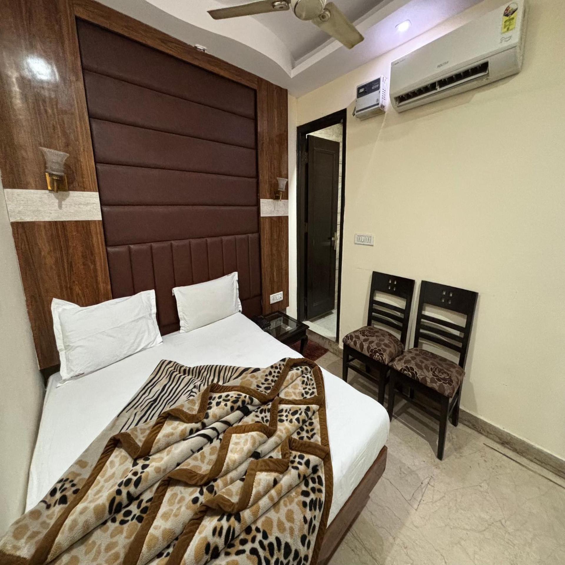Hotel Pk International Near By New Delhi Station I Couple Friendly Bilik gambar