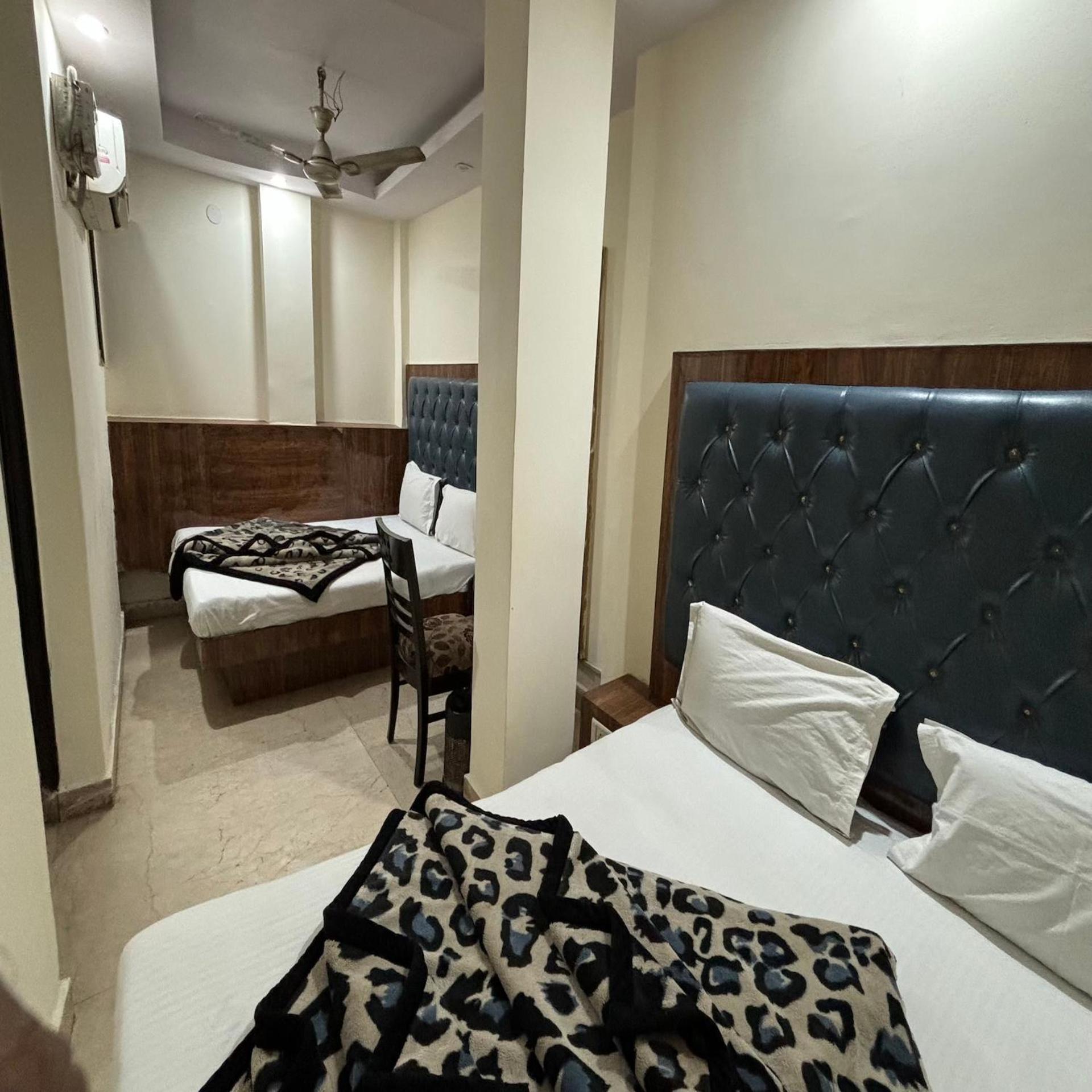 Hotel Pk International Near By New Delhi Station I Couple Friendly Bilik gambar