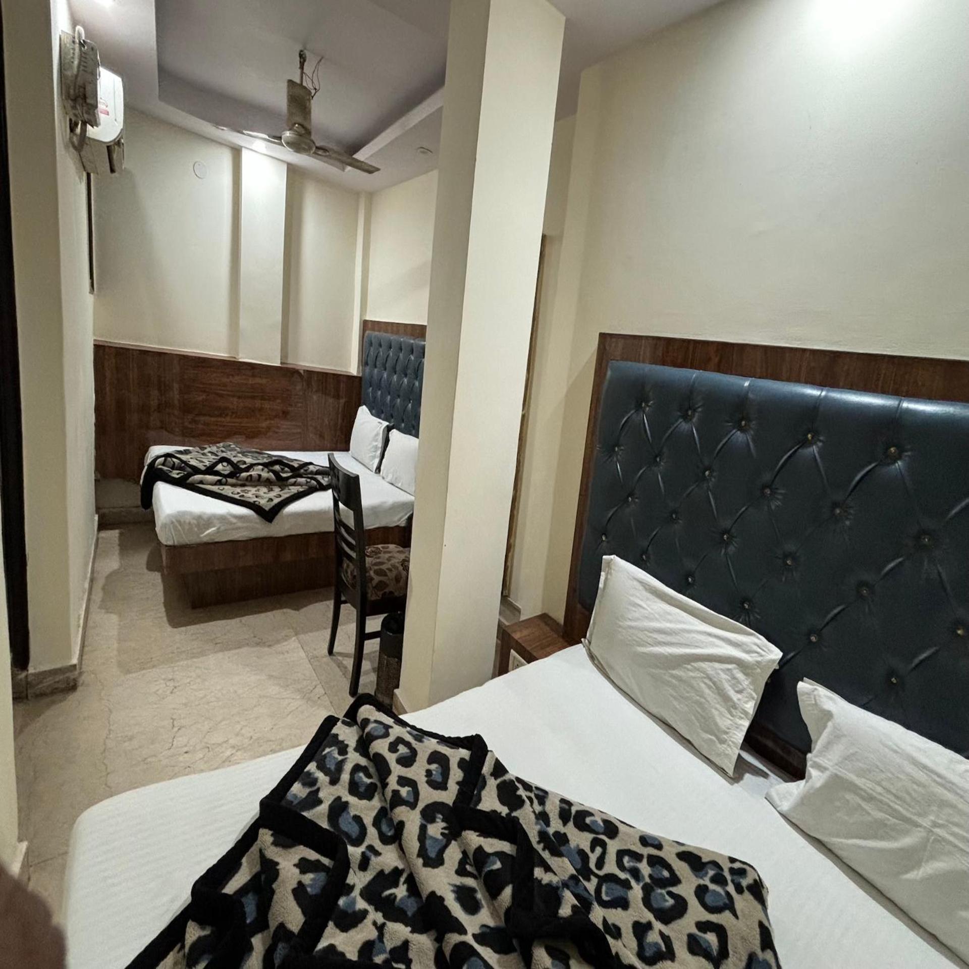 Hotel Pk International Near By New Delhi Station I Couple Friendly Bilik gambar